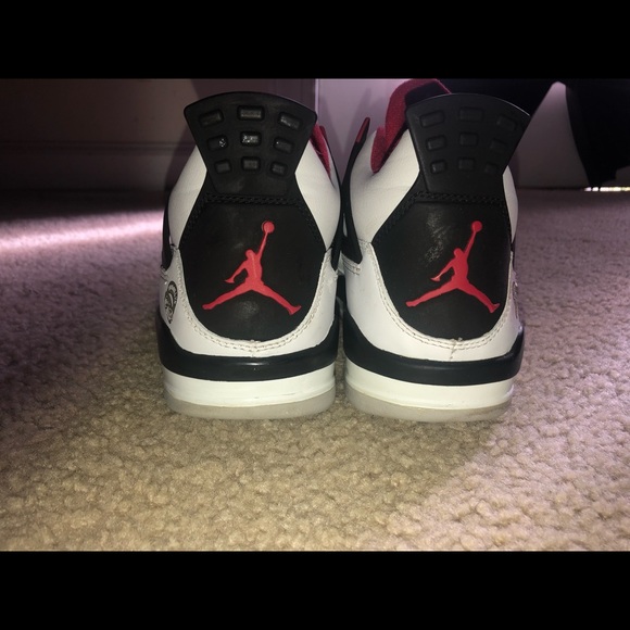 Jordan 4 main image 4